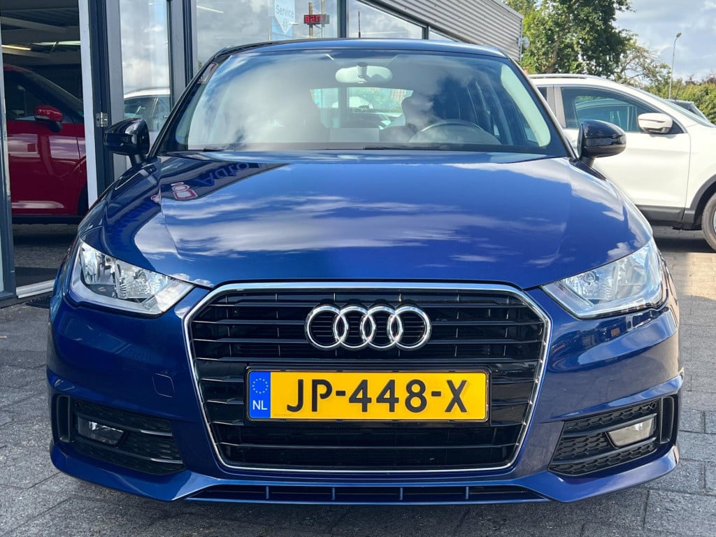 Audi A1 Sportback 1.0 tfsi adrenalin, s-line, navi enz...