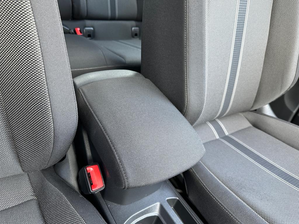 Volkswagen T-roc 1.5 tsi 150pk style | trekhaak | navi | camera | carplay |