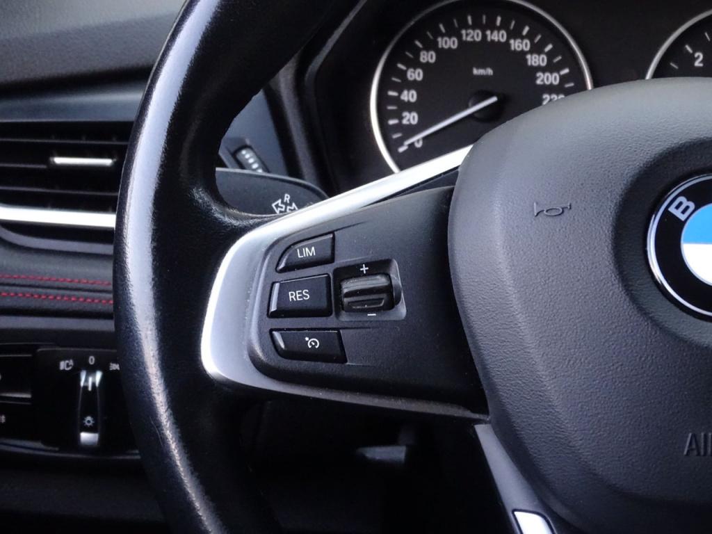 BMW 2-serie active tourer 218i executive | stoelverwarming | navi | bluetoo