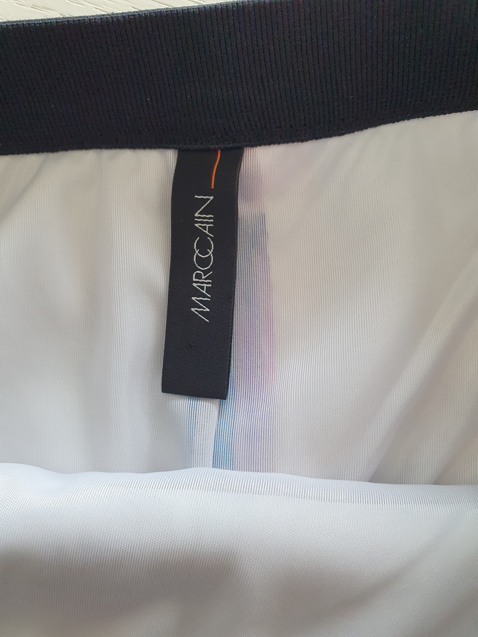 MARCCAIN ROKJE ALS NIEUW  N4 (38-40)