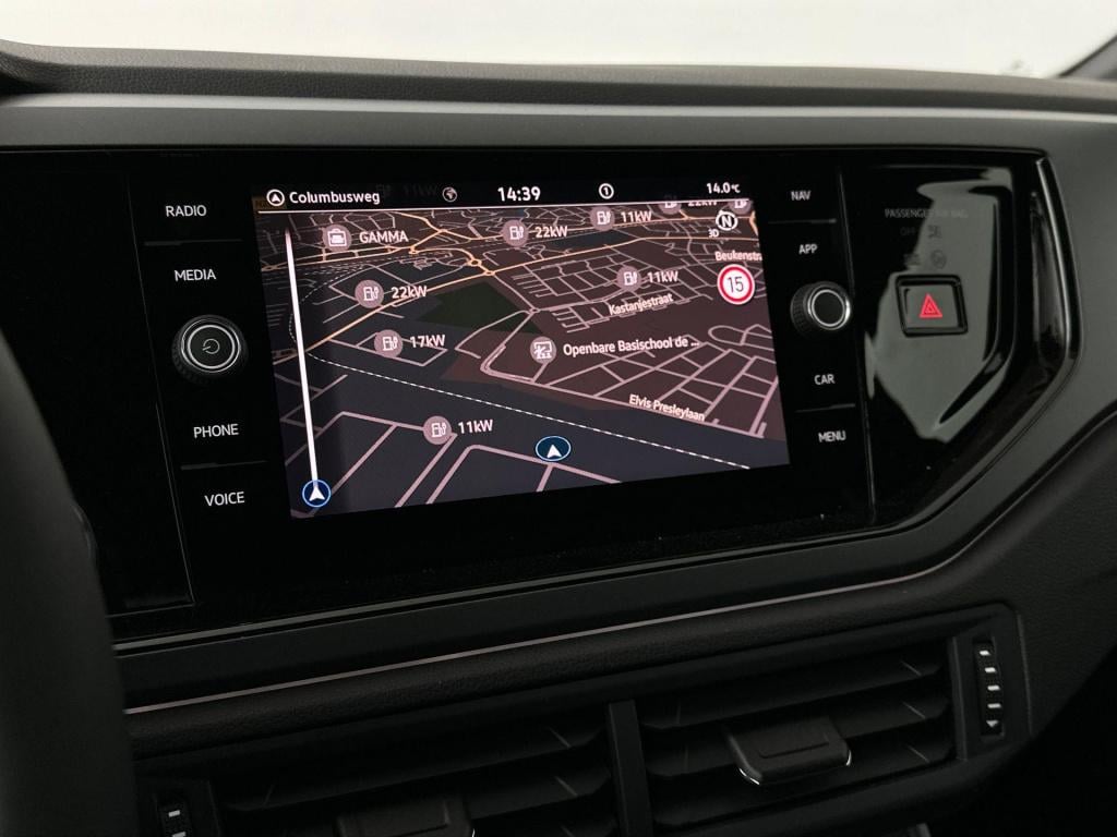 Volkswagen Polo r-line-edition 1.0 70 kw / 95 pk tsi hatchback 5 v