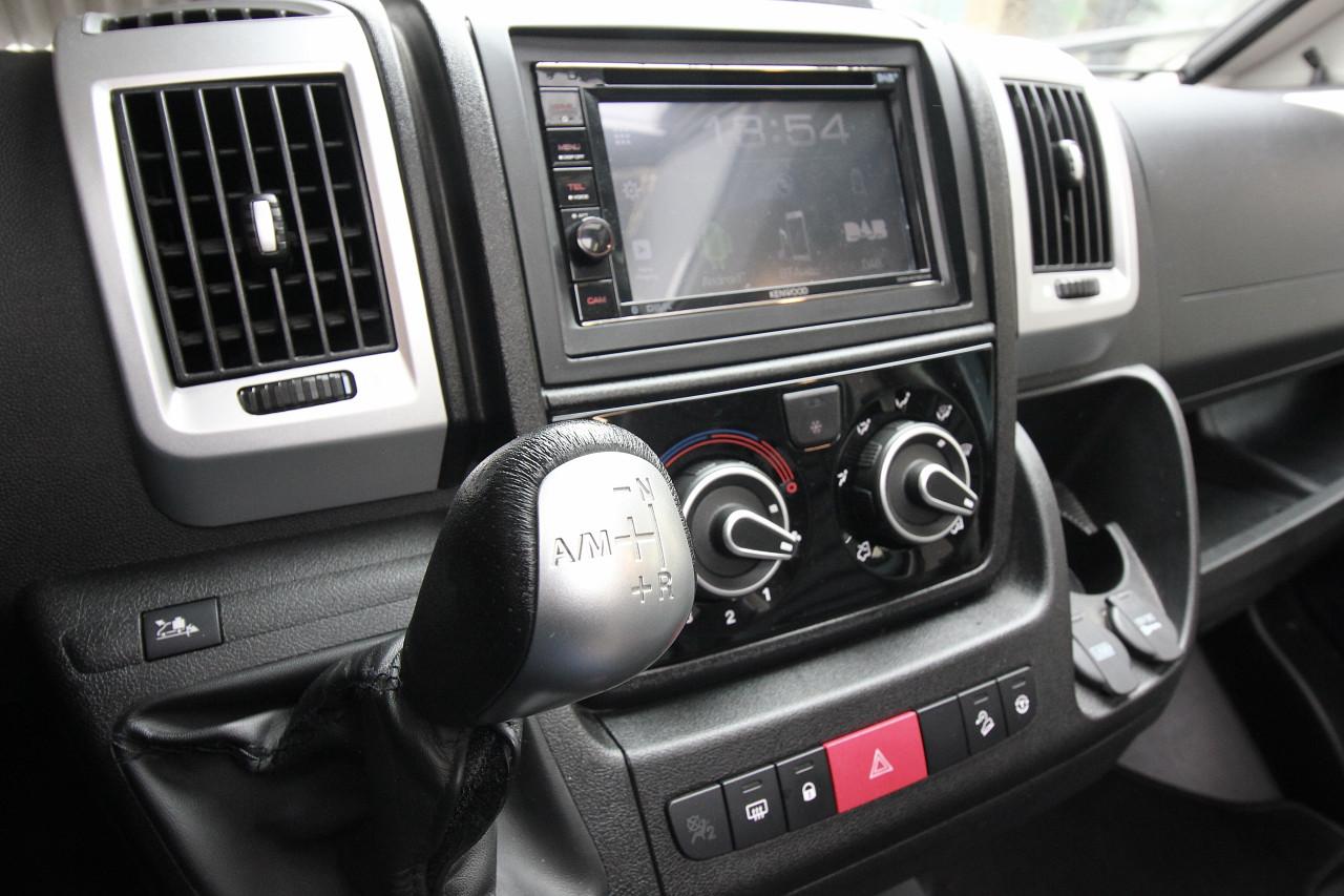 Adria Twin 640SLB(Lengtebedden, Automaat, 30000km, Eerste eigenaar)