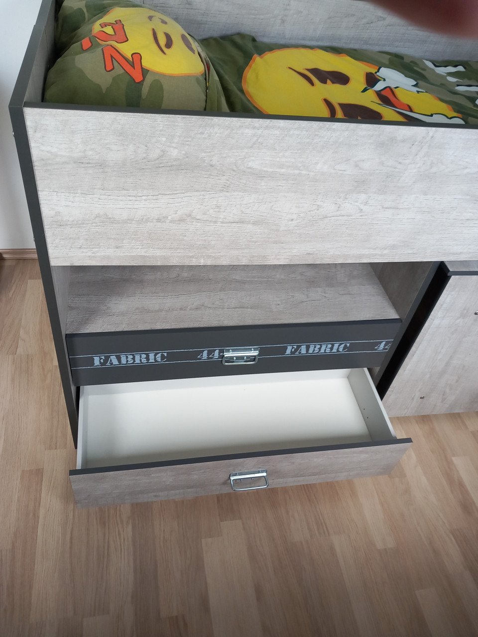 Hoogslaper bed inclusief bureau