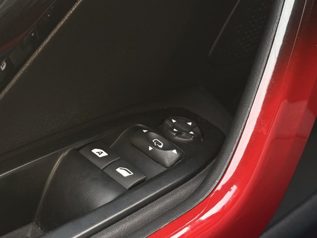 Peugeot 208 1.6 thp gti | klimaat | leder | sport uitlaat | pioneer dab | a