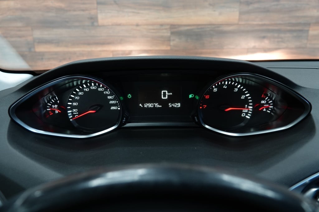 Peugeot 308 sw 1.2 puret | cruise | pdc | dab |