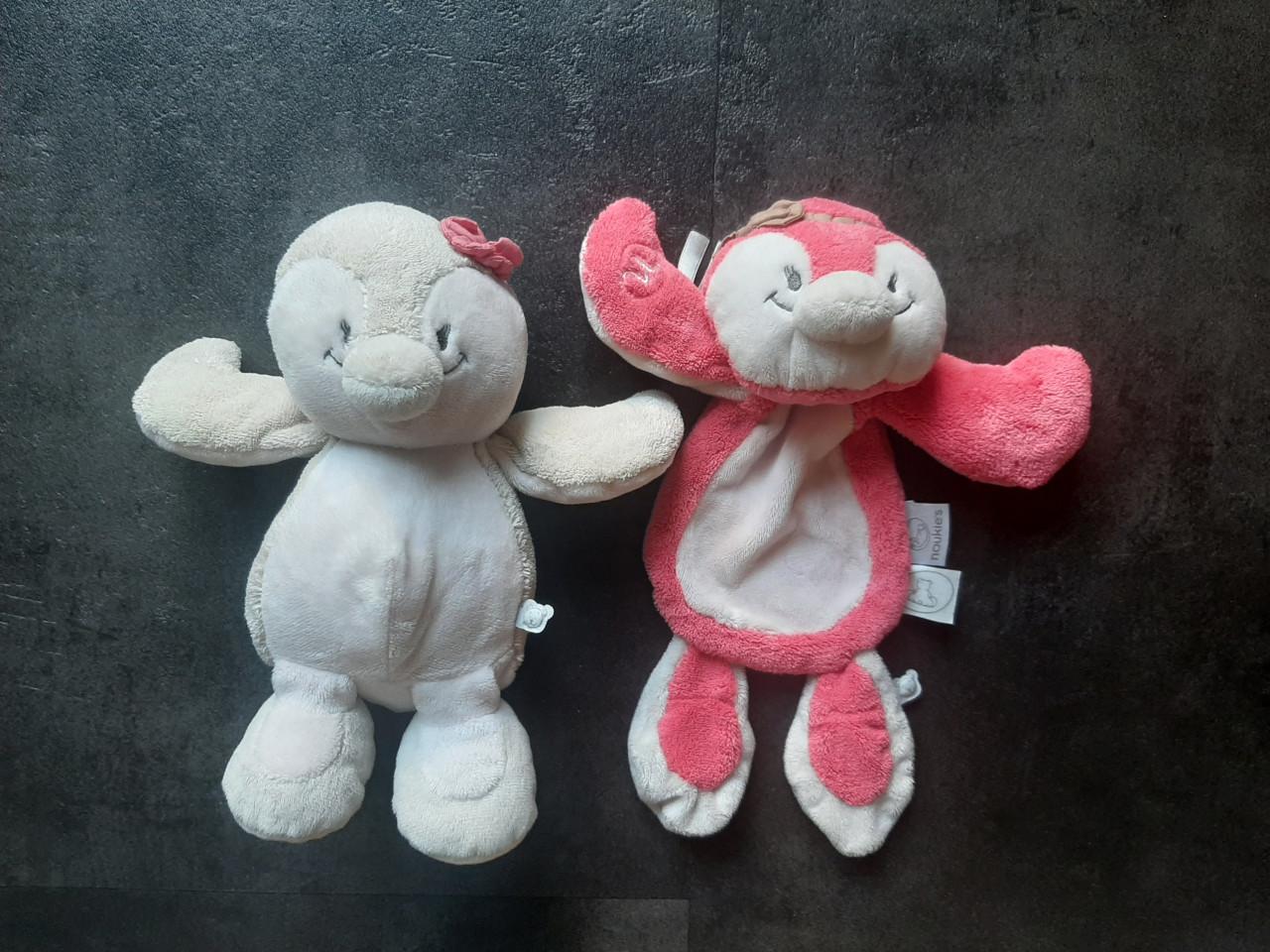 Twee Noukie's knuffels