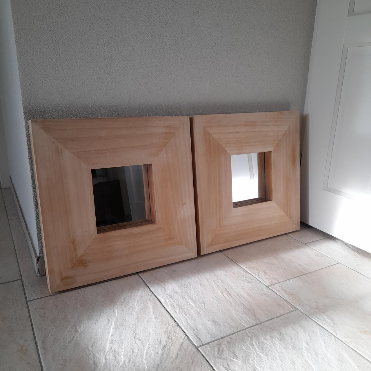2 SUPER leuke spiegels ( in goede nette staat ) 50 x 50 x 5