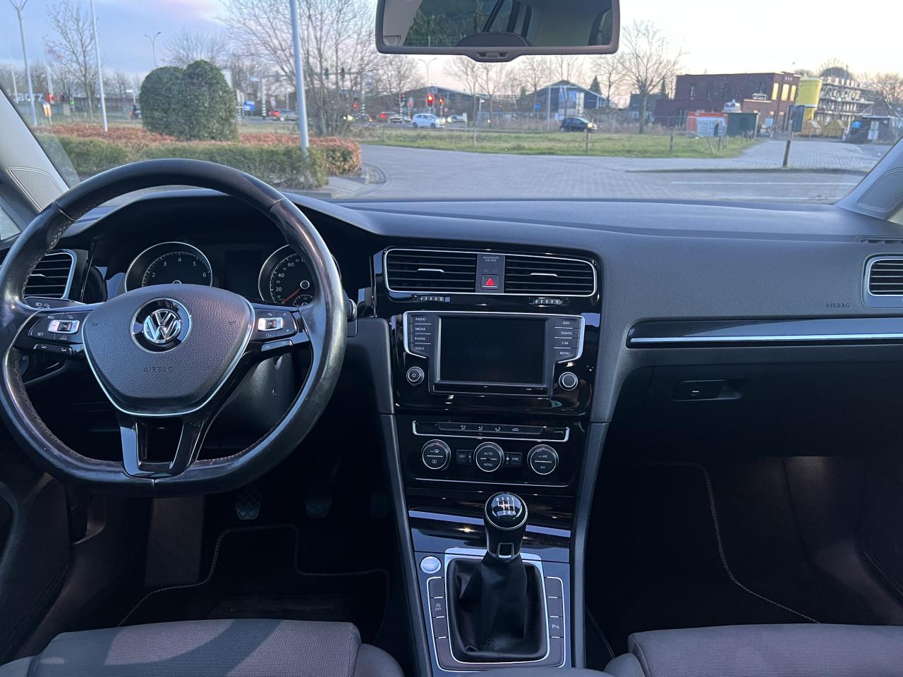 Volkswagen Golf 1.2 TSI HIGHLINE | PANO | NL-auto | Dealeronderhouden