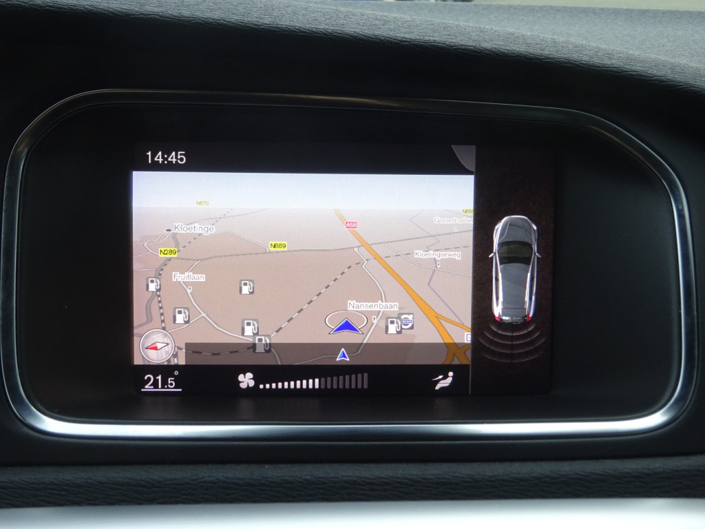 Volvo V40 cross country 2.0 d2 kinetic automaat 1e eigenaar / automaat / cl