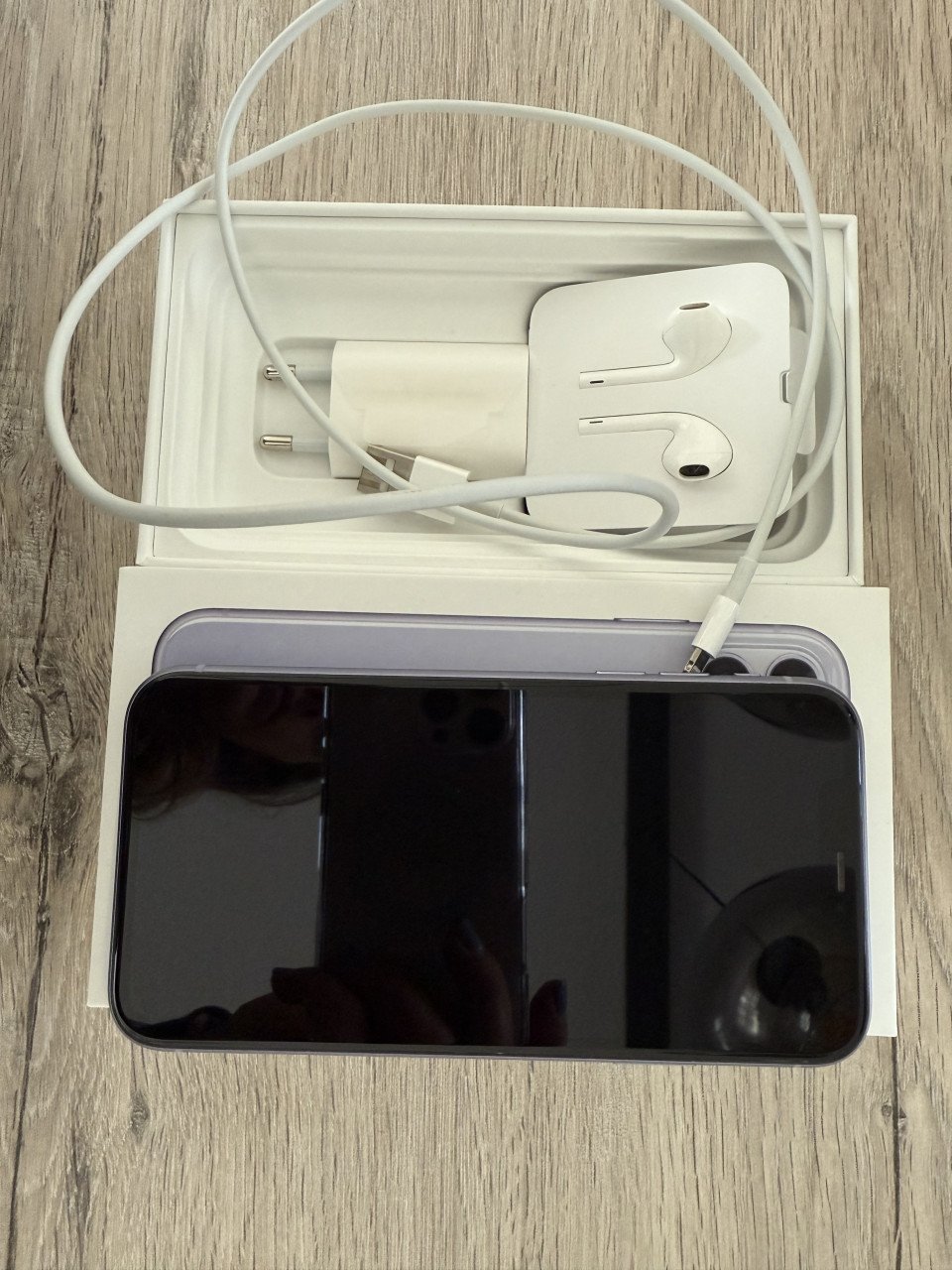 Apple iphone 11 paars 128Gb met accessoires