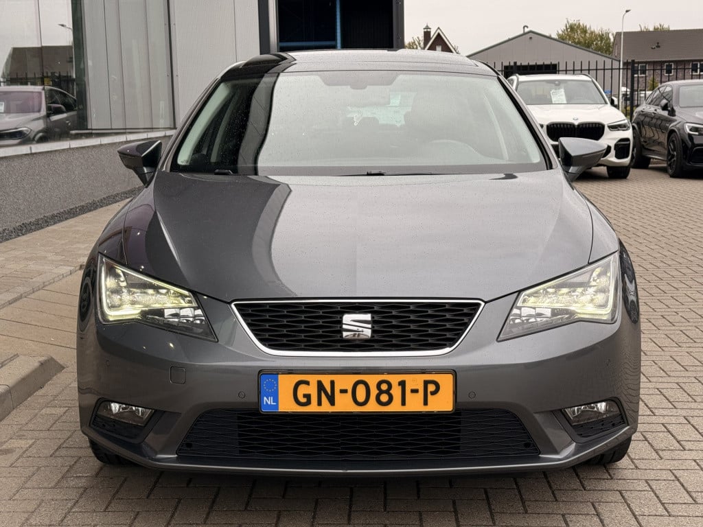 Seat Leon 1.0 ecotsi style connect | pano | camera | apple carplay | trekha
