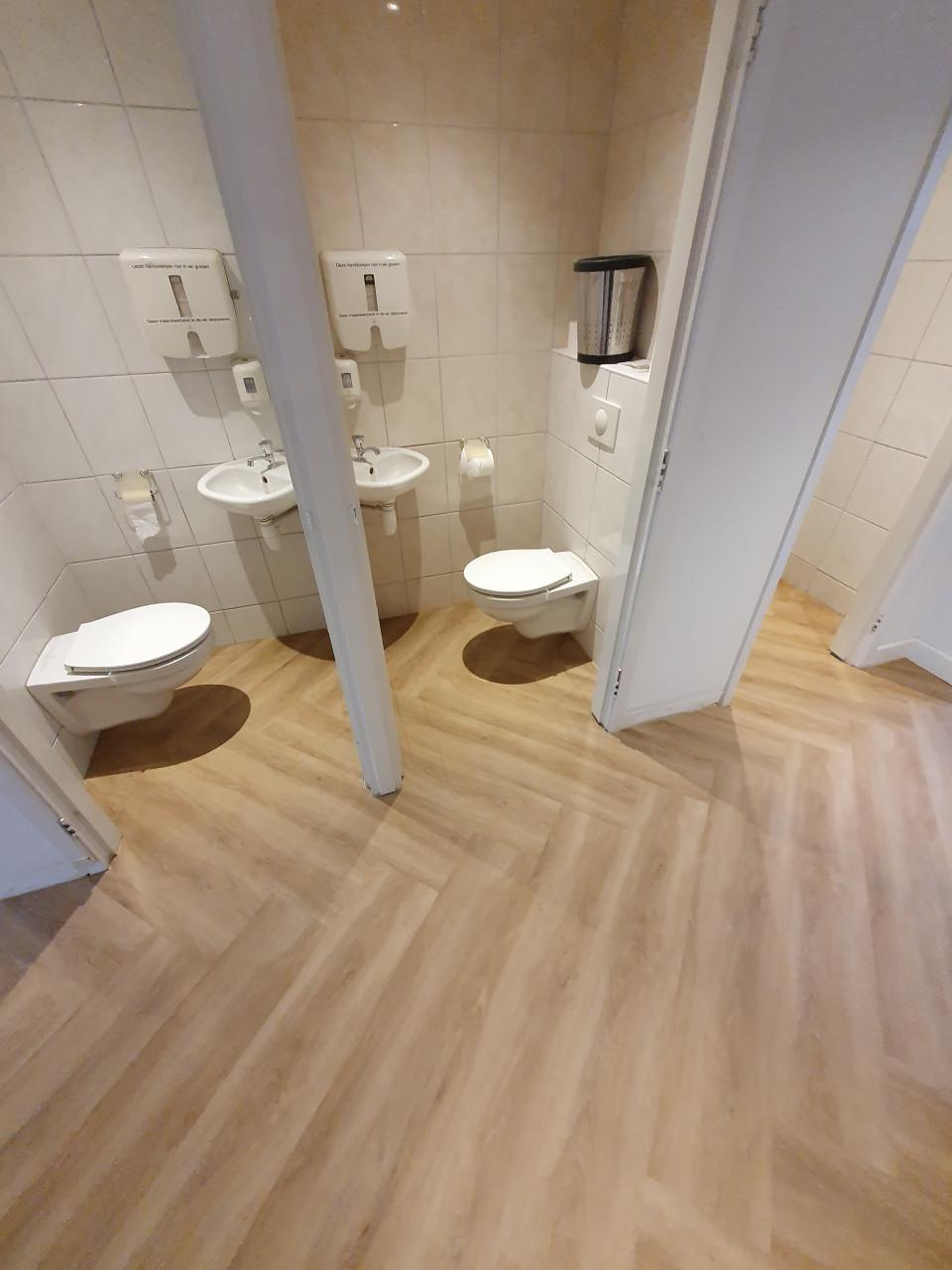 Voor een goede prijs uw laminaat of pvc vloer laten leggen.