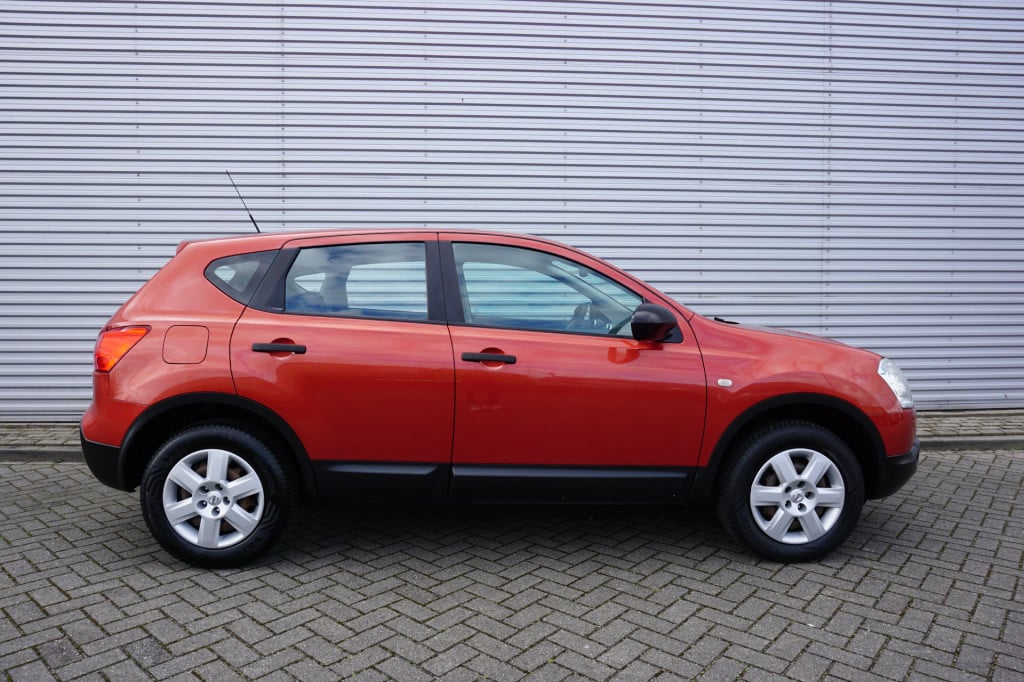 Nissan Qashqai 1.6 visia airco / elektr. ramen / trekhaak