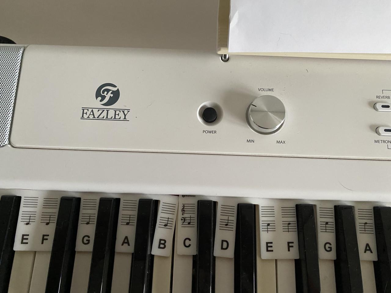 Digitale piano te koop Fazley met onderstel