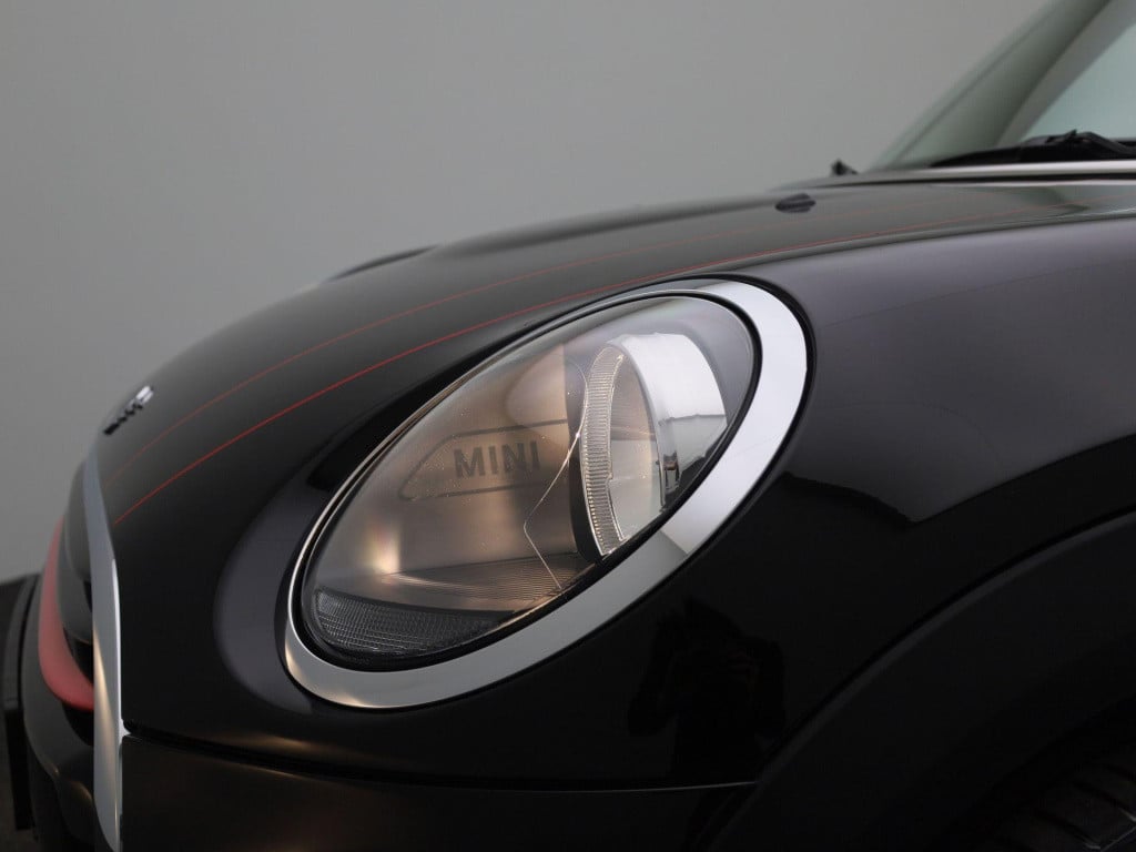 Mini Cooper mini 1.5 | lmv | parkeer sensoren | navigatie | airco | cruise 
