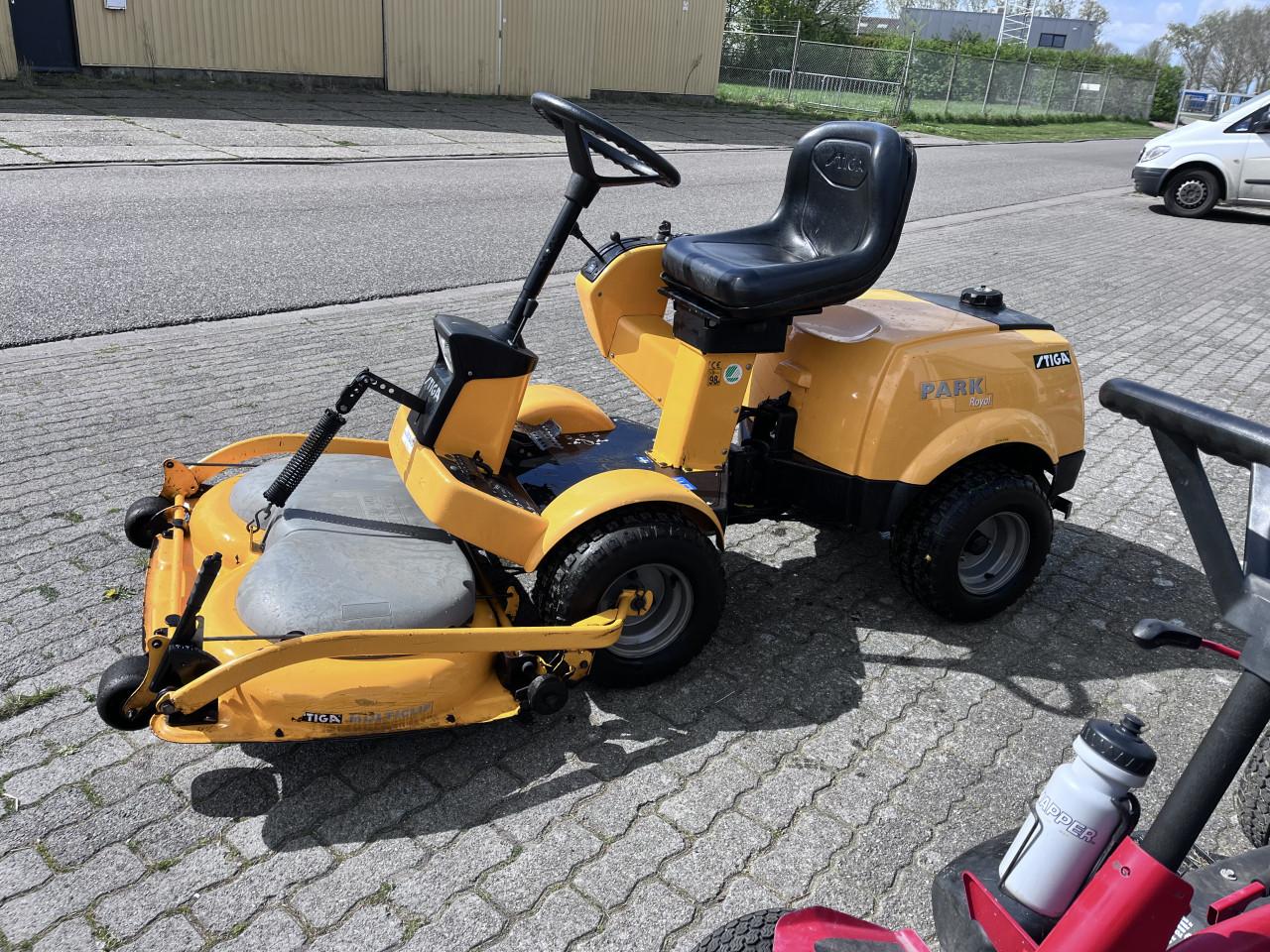 Stiga Park Royal frontmaaier