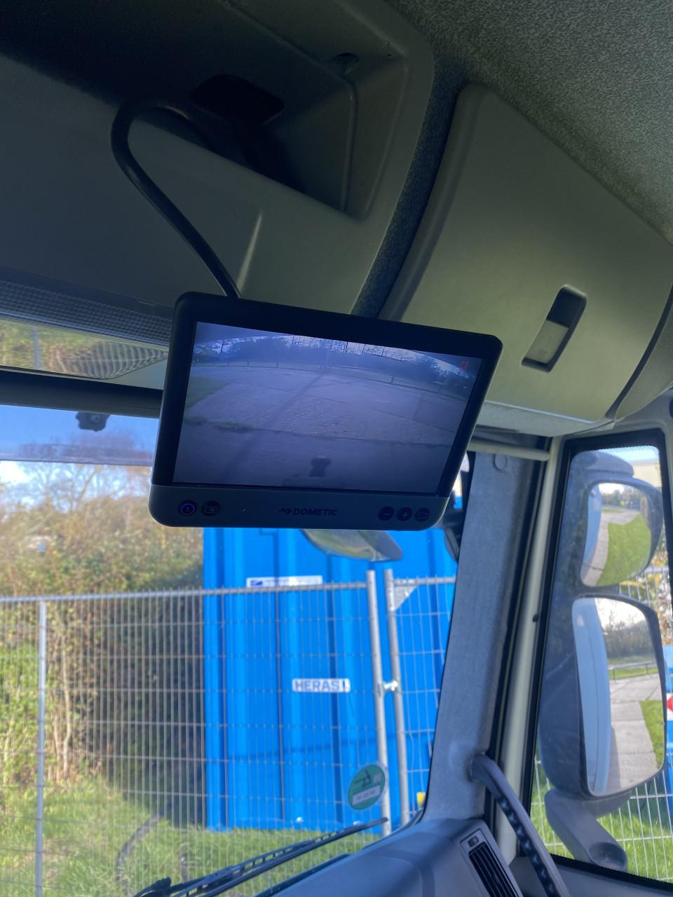 Iveco Camper Vrachtwagen 7,5 ton met 50CC scooter