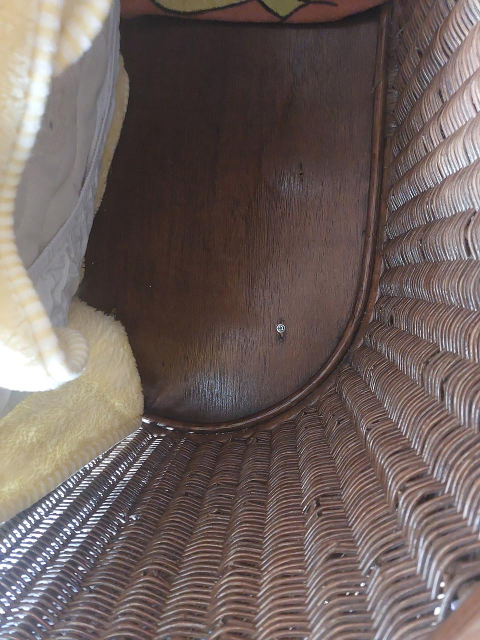 Rotan wieg gevlochten