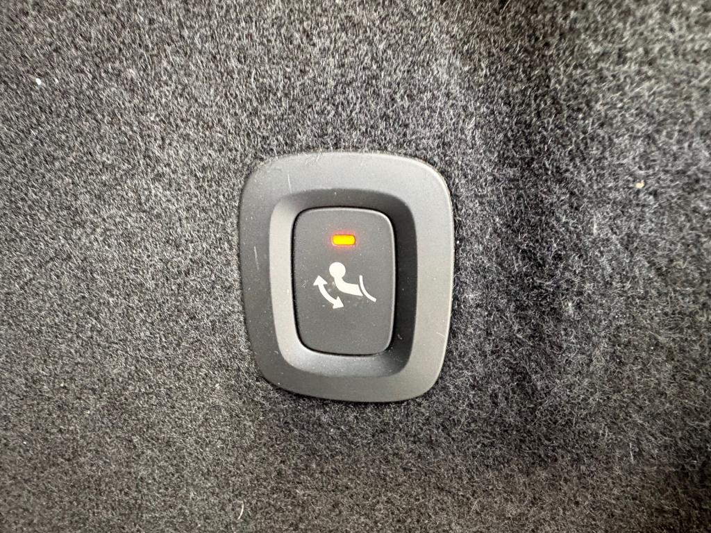 Volvo XC60 2.0 b4 r-design