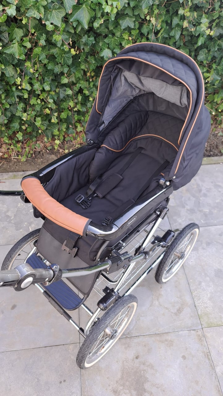 Retro kinderwagen