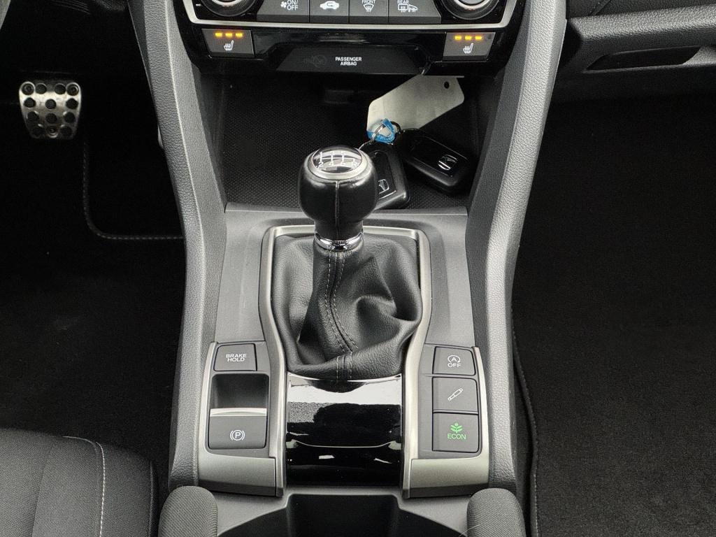 Honda Civic 1.0 i-vtec executive nl-auto, panoramadak + trekhaak!