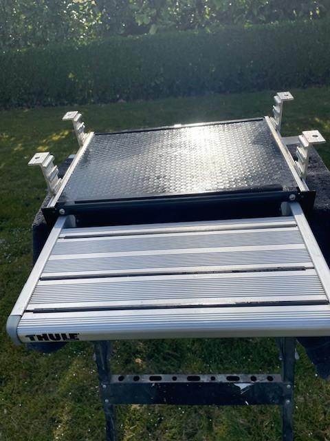 Thule, uitschuifbare opstapje camper/caravan