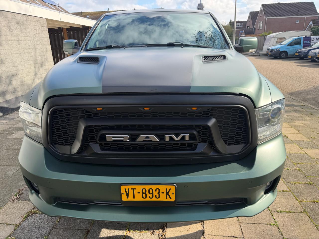 Dodge Ram 1500 Sport  5.7 Hemi 2016