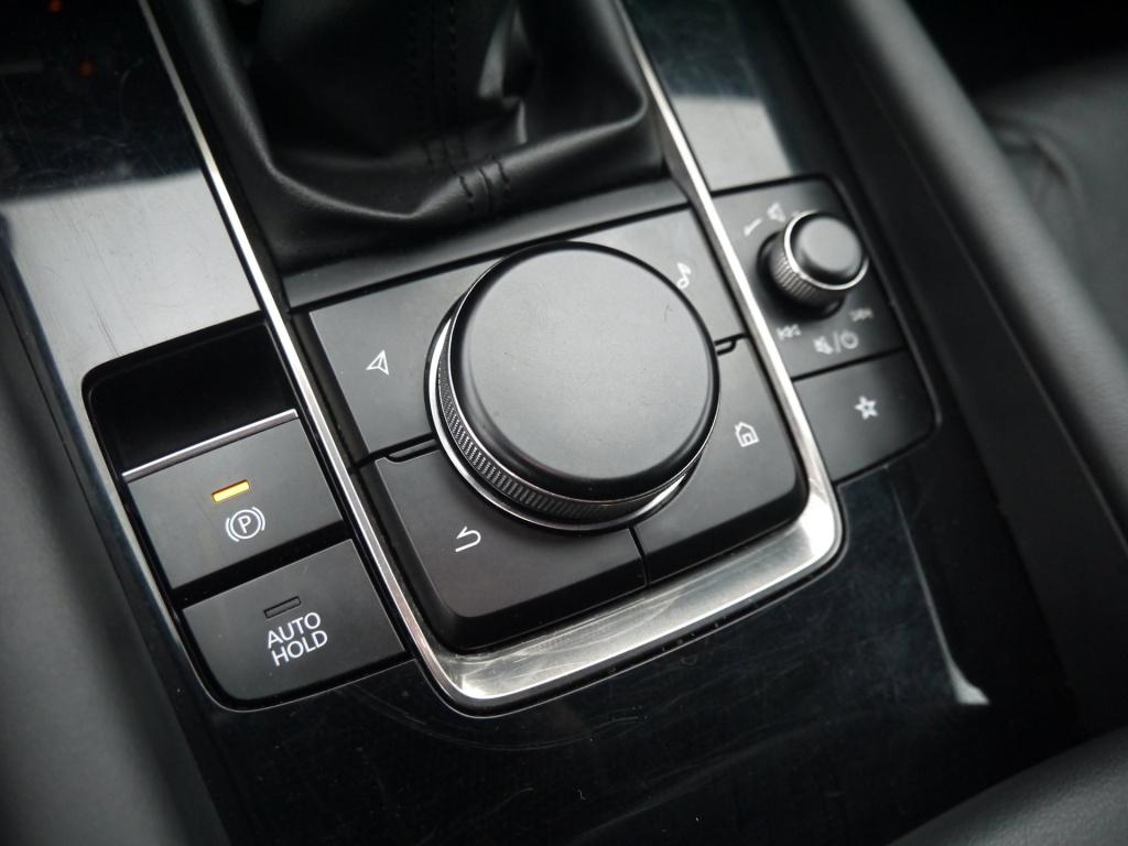 Mazda 3 2.0 e-skyactiv-g m hybrid 122 luxury|rijklaar|trekhaak