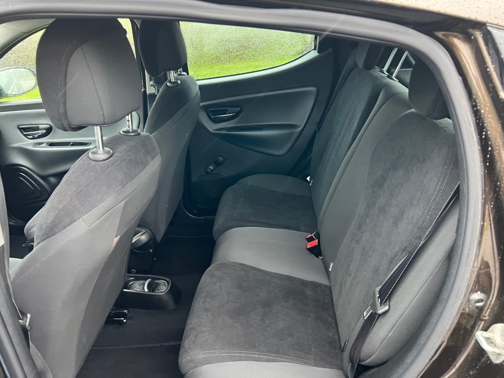 Lancia Y(psilon) 0.9 twinair silver