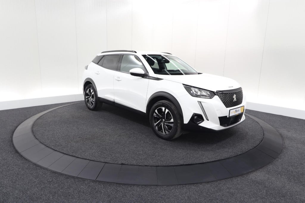 Peugeot 2008 puretech 130 allure | trekhaak | camera | navigatie | parkeers