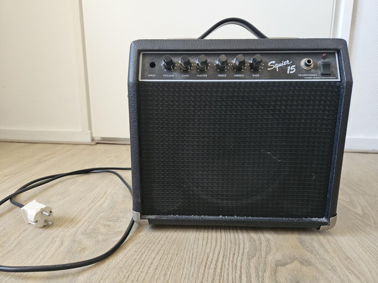 Versterker Squier 15