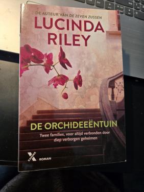 Boek: De orchideeentuin , Lucinda Riley 6e druk 2020