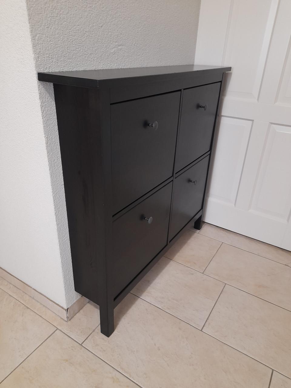 Schoenenkast 106 x 22 x 100,5 H ( in goede nette staat )