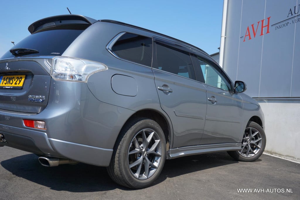 Mitsubishi Outlander 2.0 phev instyle