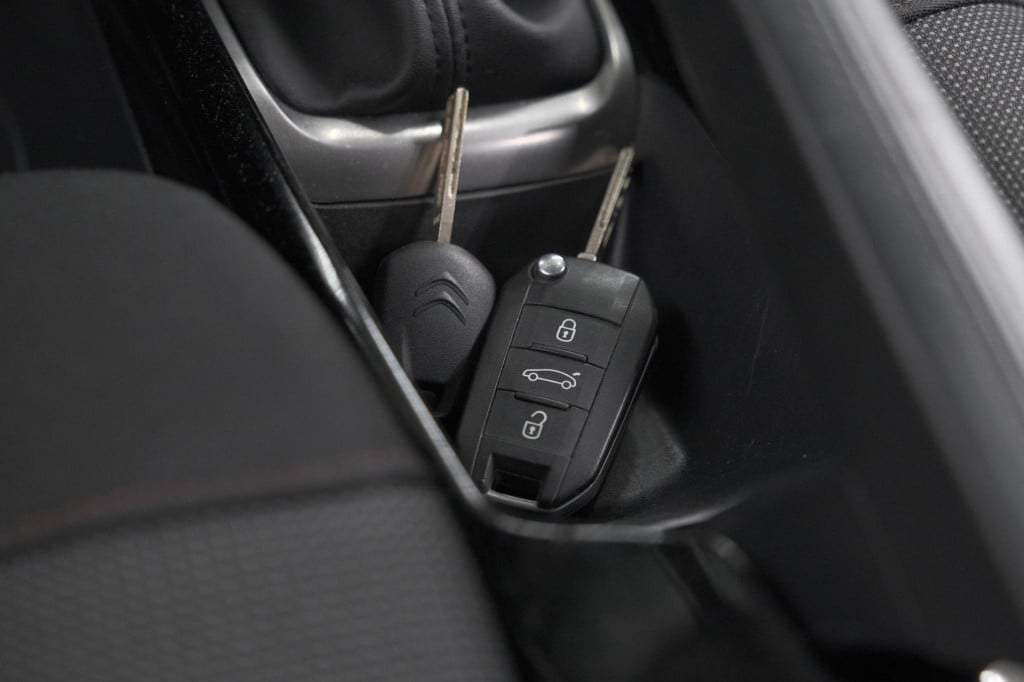 Citroen C4 Cactus puretech 110 business | trekhaak | apple carplay | parkee