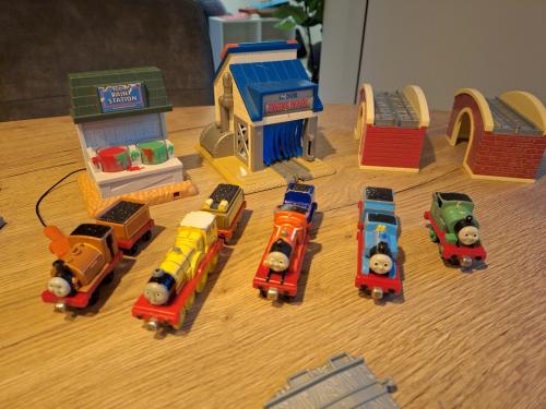 Thomas de Trein: verschillende treintjes en rails te koop!