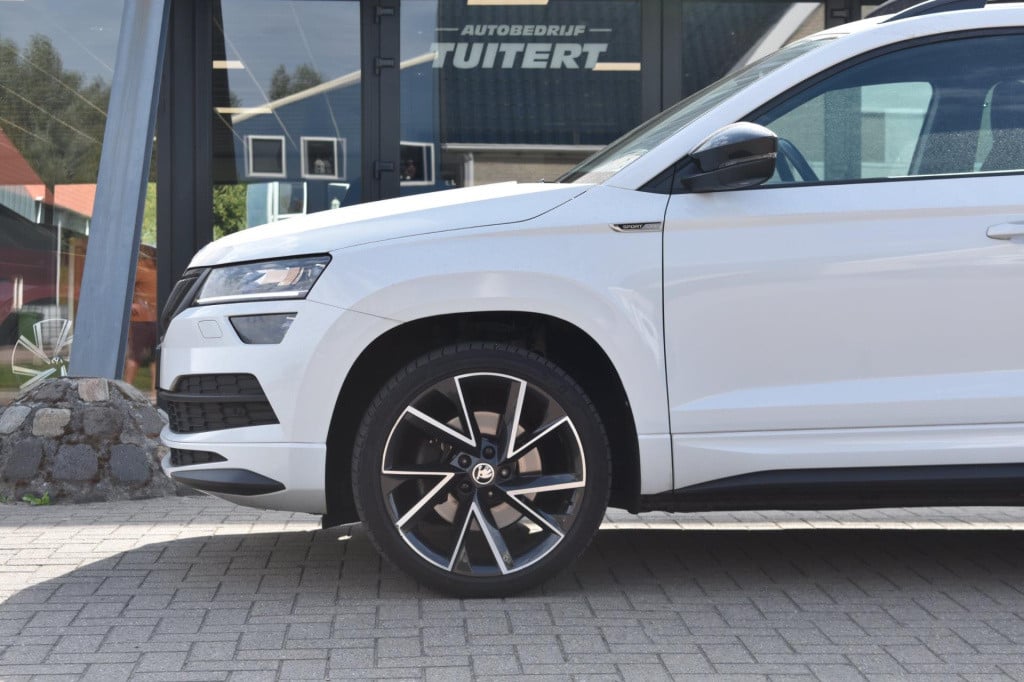 Skoda Karoq 1.5 tsi act sportline | panoramadak | canton | dealer onderhoud