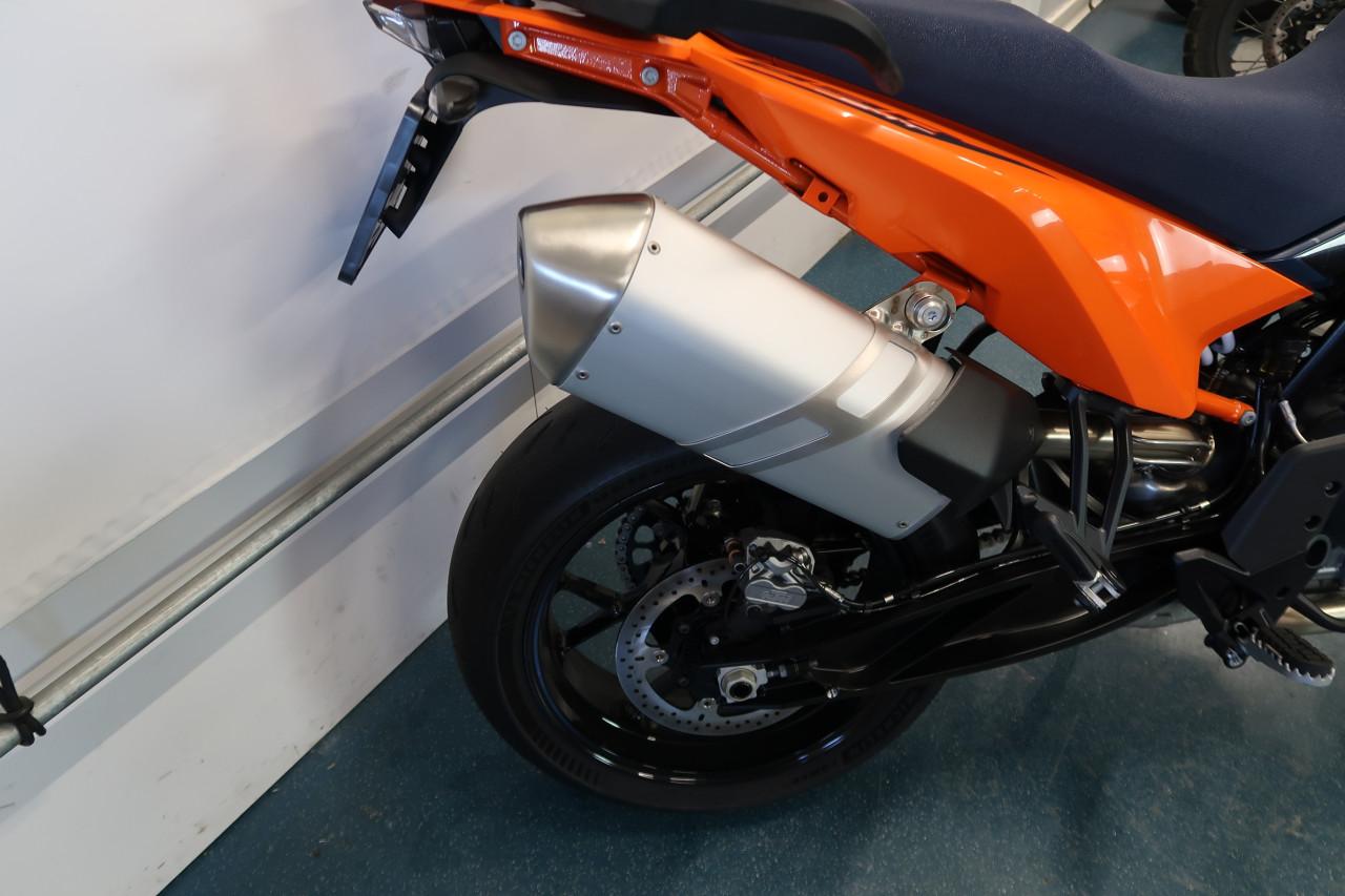 2026 KTM 890 SMT demo motor