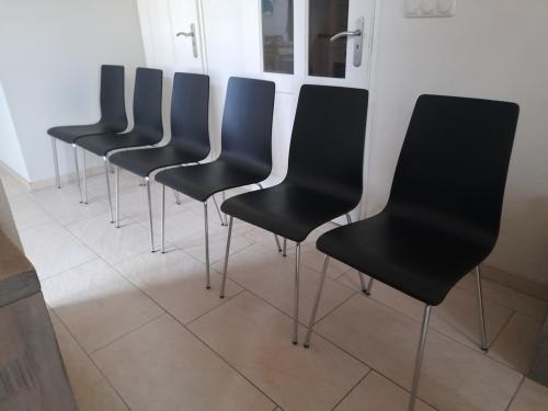 6 Leuke stoelen (in goede nette staat)