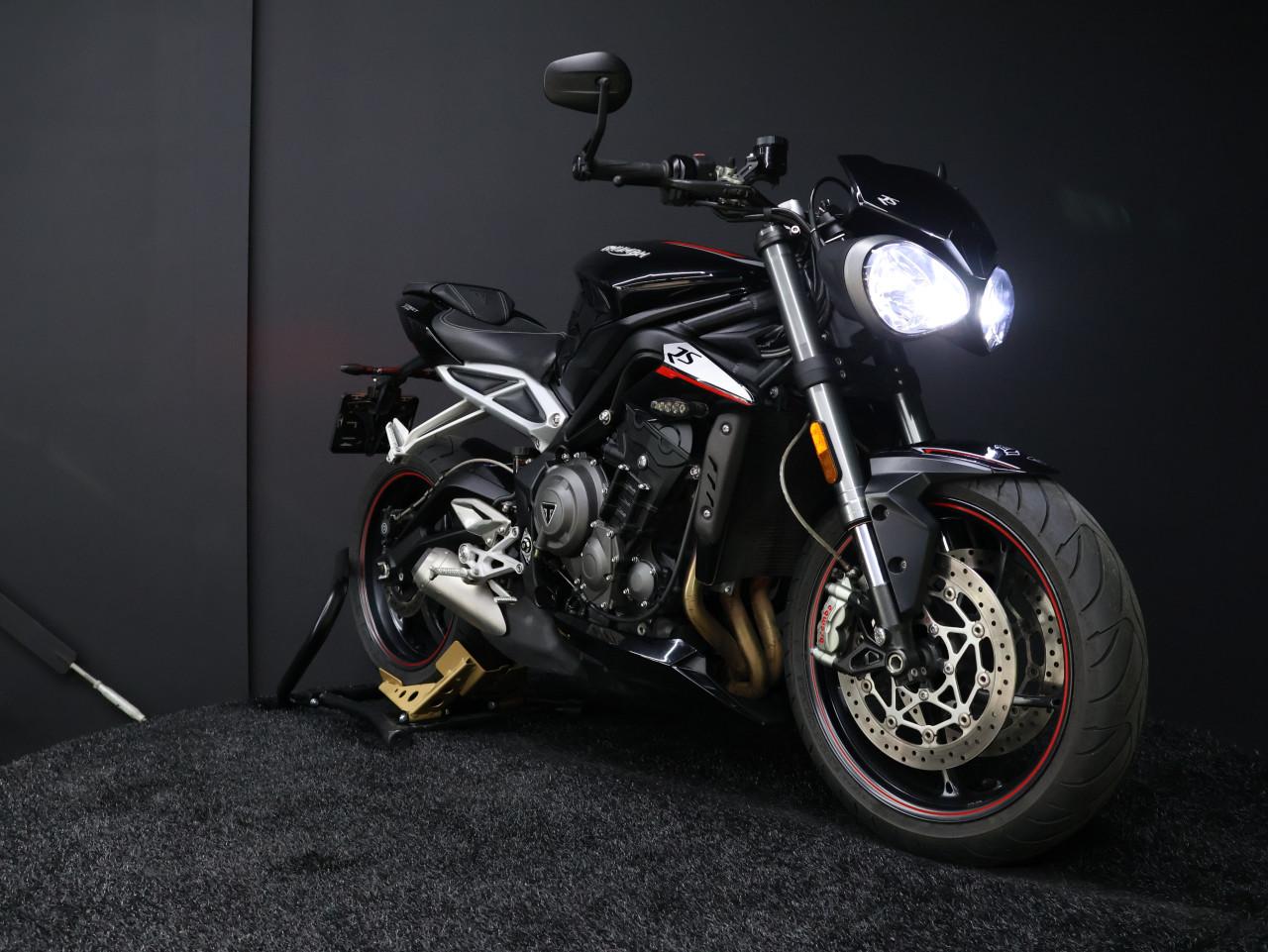 STREET TRIPLE RS | Phantom Black