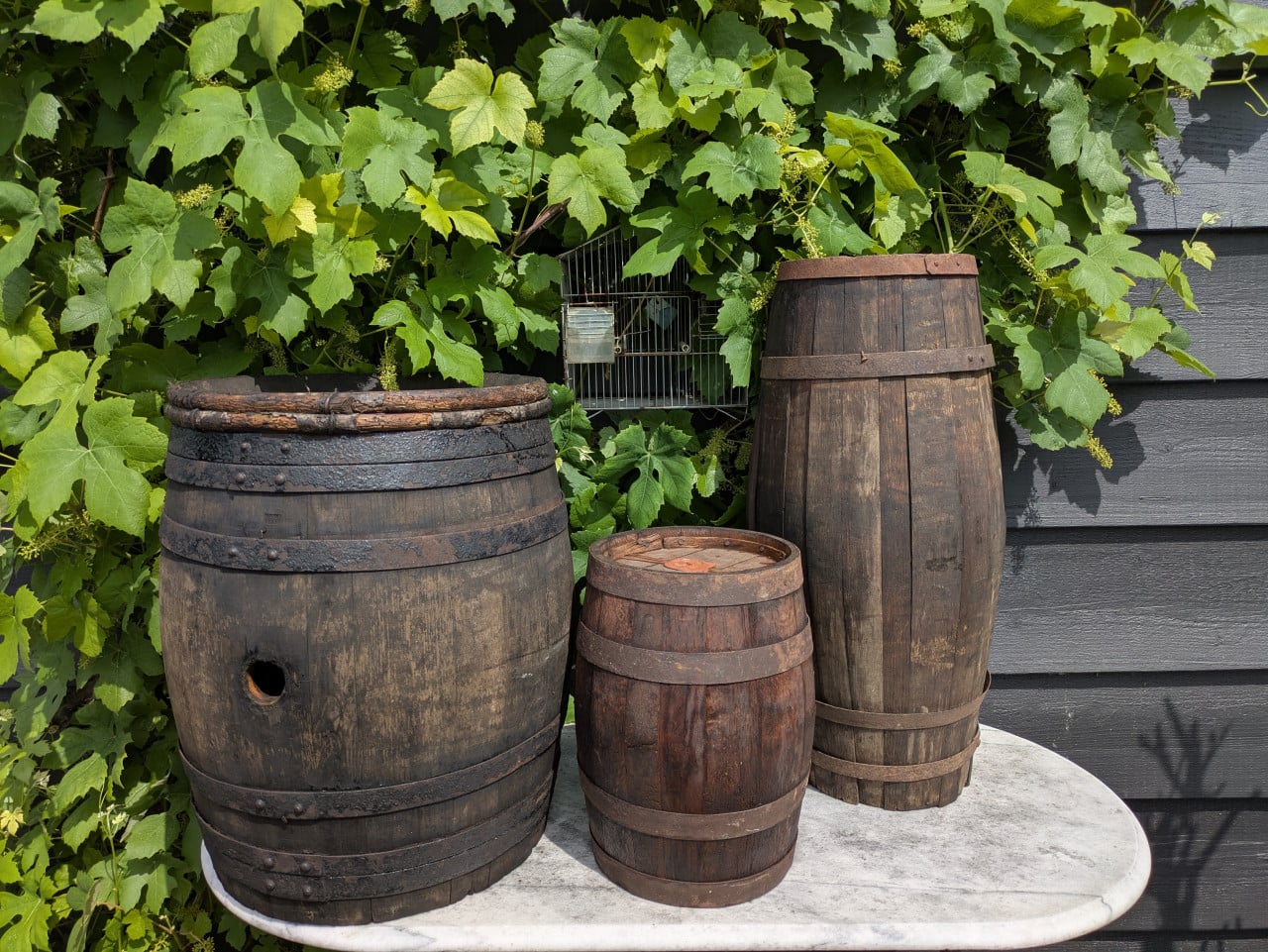 Diverse brocante houten tonnen.