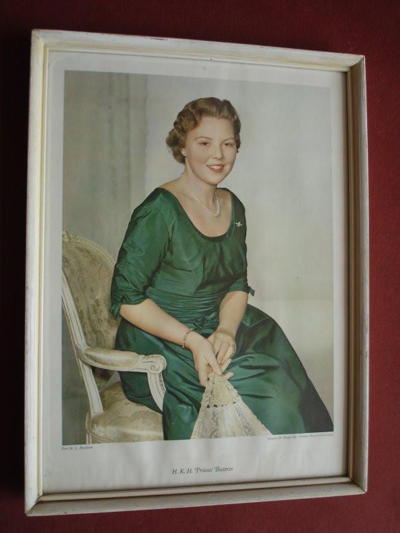 Koningshuis spullen 21 Bananen dozen  (Ophalen)