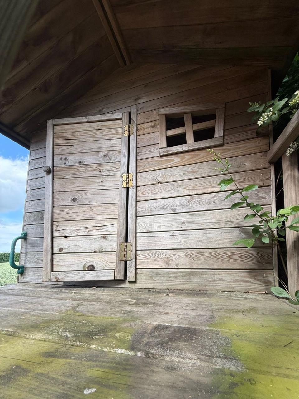 Houten speelhuis