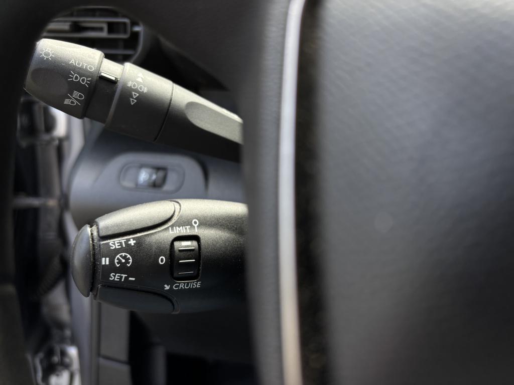 Peugeot Partner 1.5 bluehdi 100 s&s l1 / trekhaak / navigatie / parkeersens