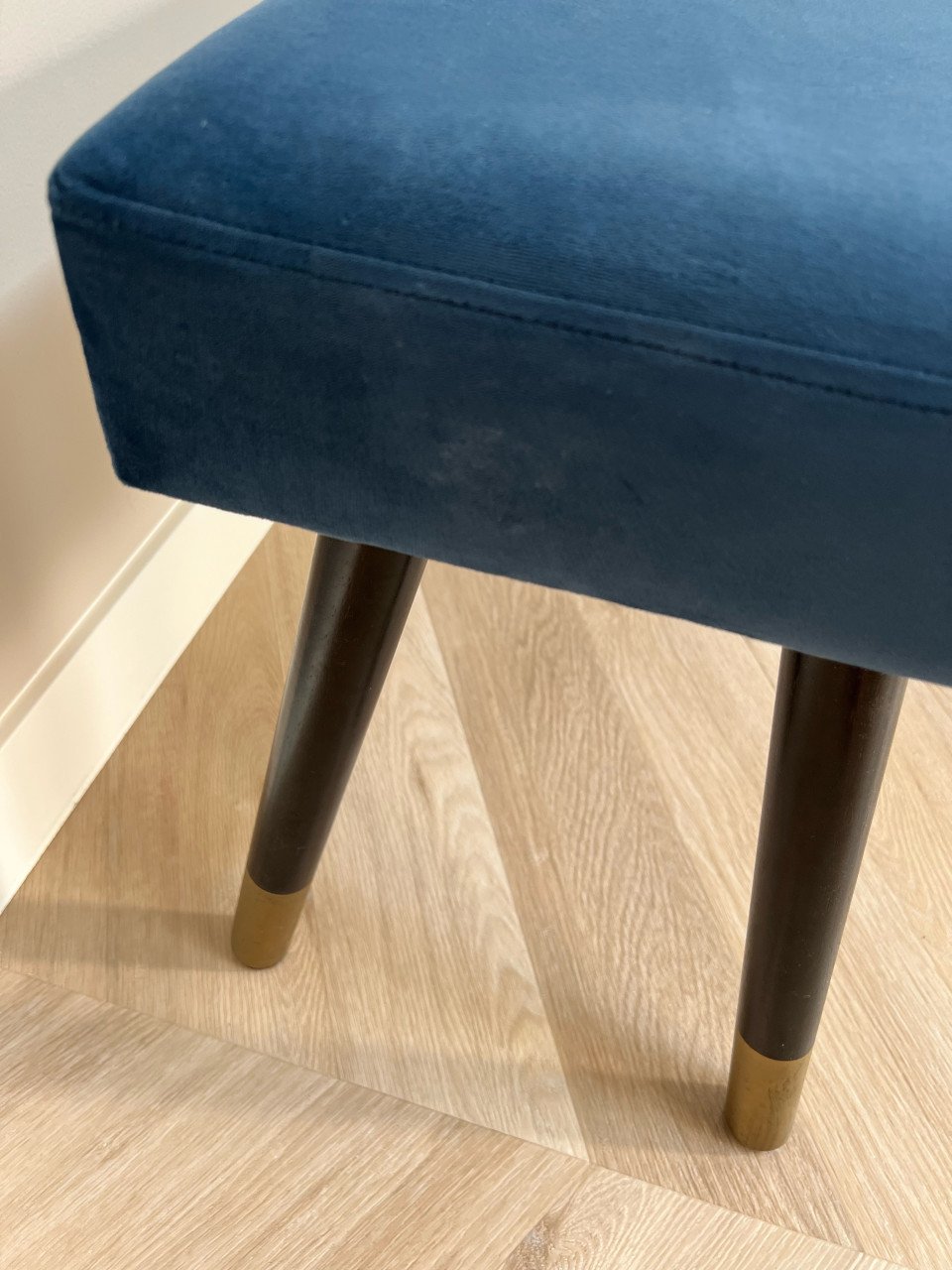 Zgan donkerblauw fluwelen bankje