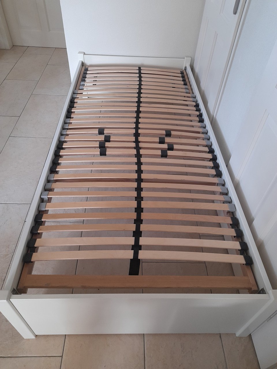 1 persoons bed 90 x 200 (in goede staat )