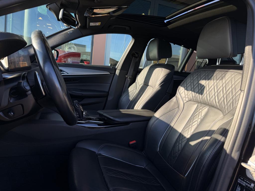 BMW 5 Serie 540i xdrive m-sport | harman kardon | acc |schuif/kanteldak | m
