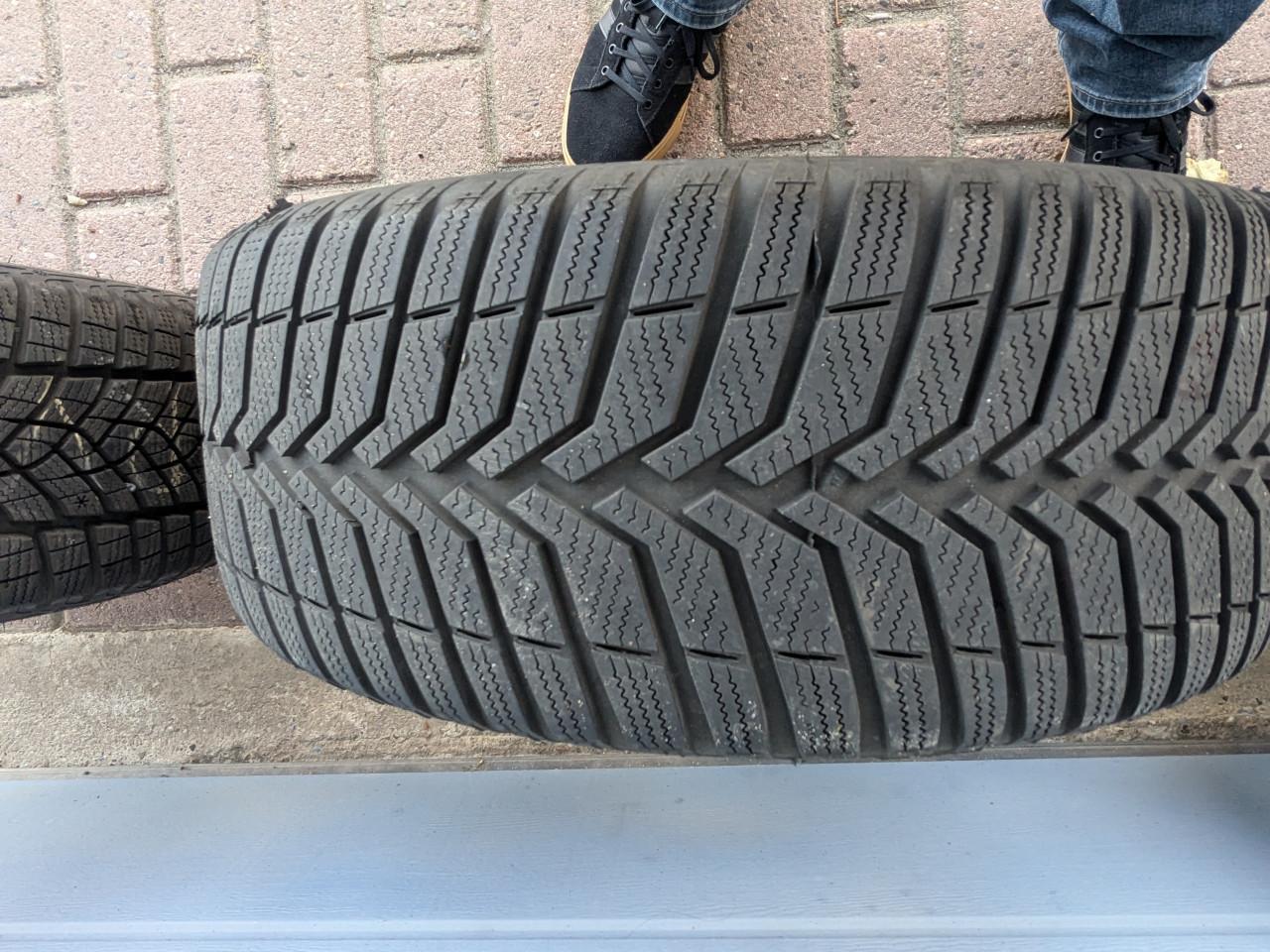 Winterbanden op LM velgen 195/50R15