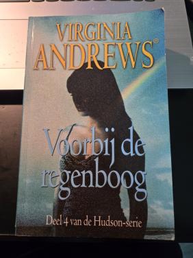 Boek: Voorbij de regenboog : Virginia Andrews 2004