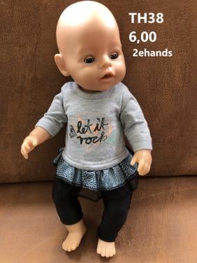 Poppenkleertjes baby born. Set. Opbrengst KiKa.